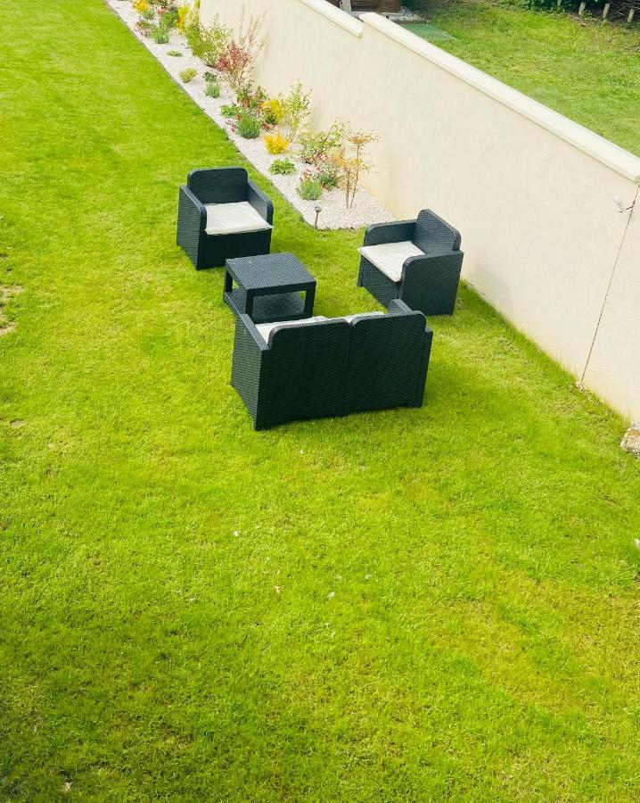 Grand T1 Moderne Jardin Pres De Cdg Apartment Le Thillay Exterior photo